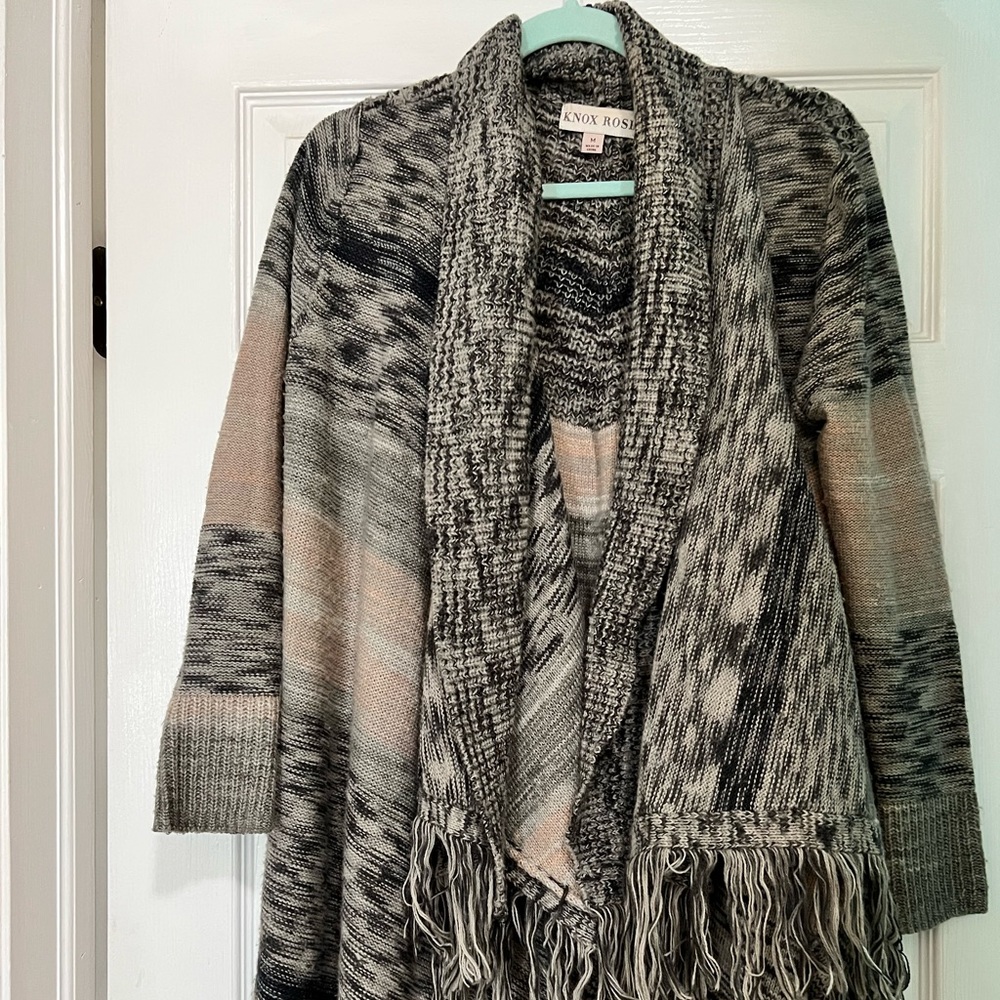 Knox Rose sweater size M
